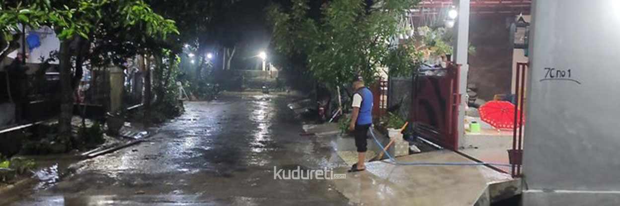 tanggul-jebol-di-dinar-mas-tembalang